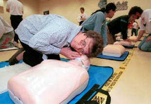 CPR.jpg (25264 bytes)