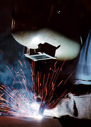 Welder.jpg (33262 bytes)